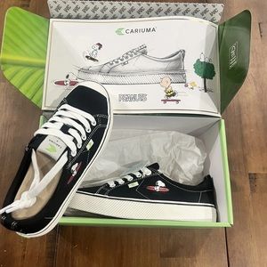 Cariuma Sneaker OCA Low PEANUTS Snoopy Surf Black canvas M5.5/W7